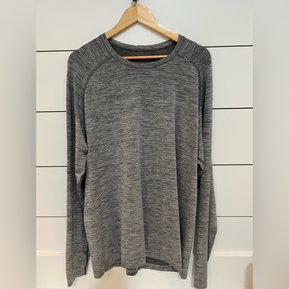 Lululemon Get Outside Get Sweaty Time to Get Dirty XL Gray Mens Workout Shirt
